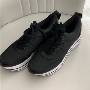 Black Sneakers with platform